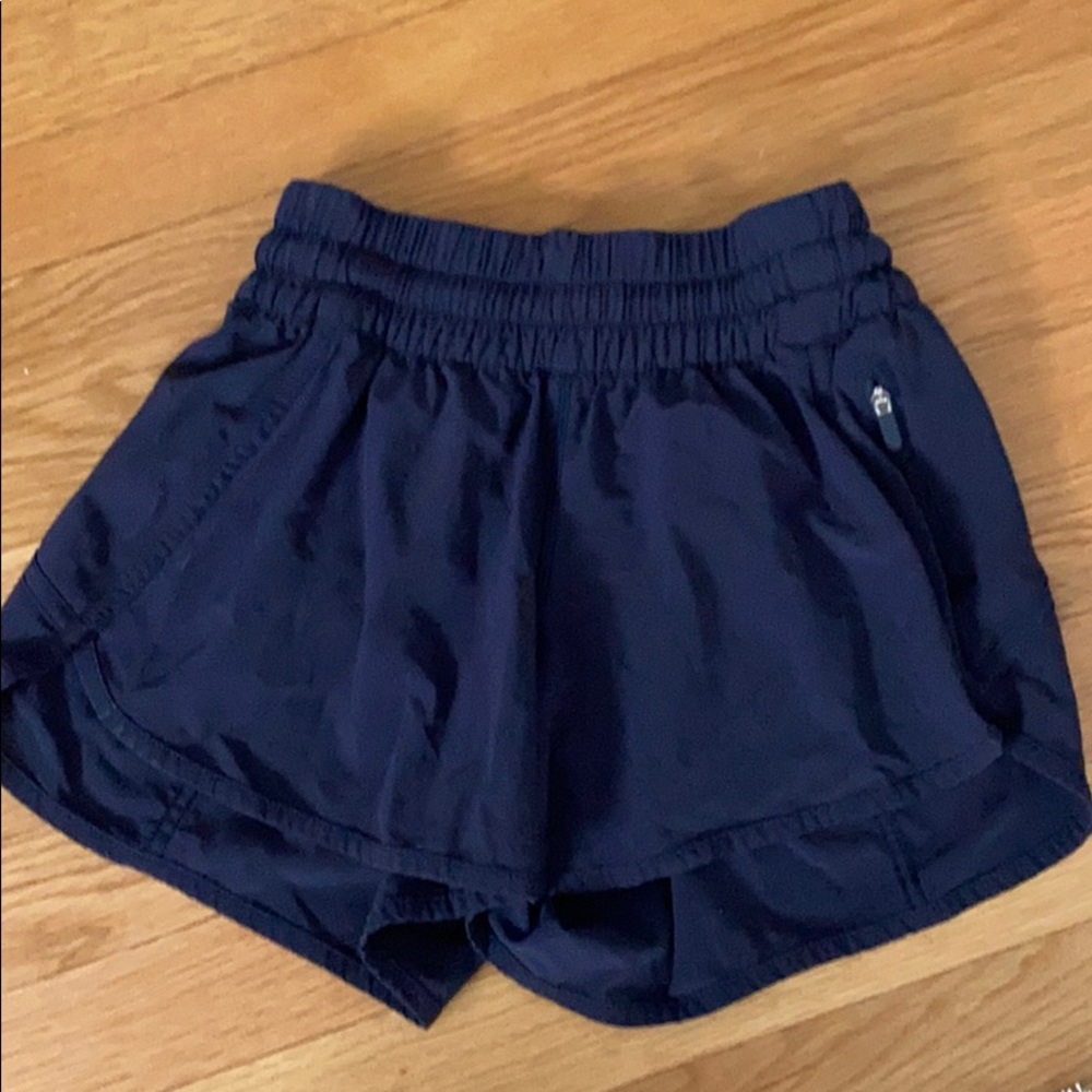 Lululemon tracker shorts